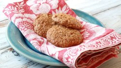 A lactation cookie recipe to increase breast milk supply made with all natural and healthy ingredients. If you're struggling with supply, this is for you.